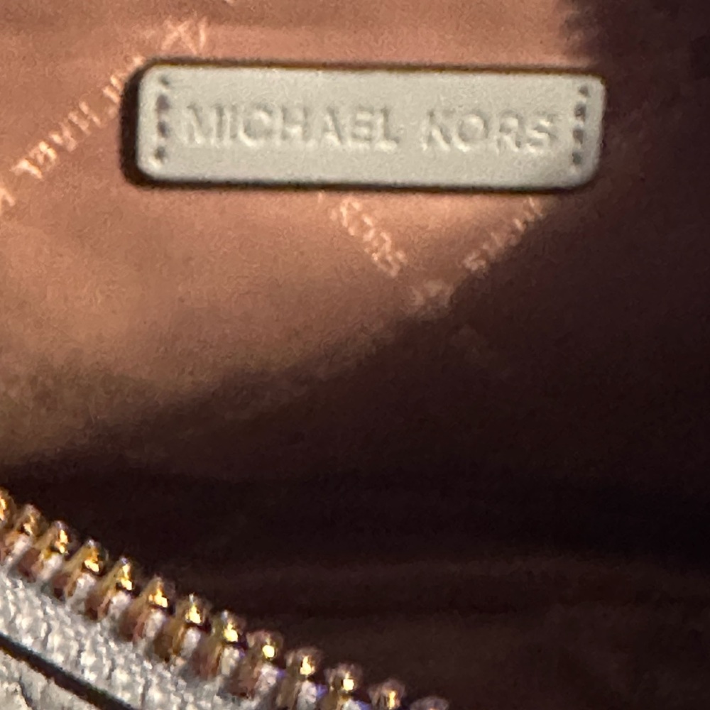 Michael Kors Light Blue Shoulder Bag with Gold Chain and matching Wallet - Picture 4 of 8
